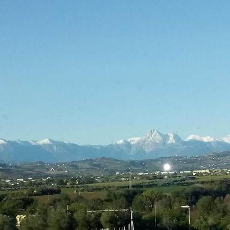 Il Cielo In Una Stanza Giulianova Exterior foto